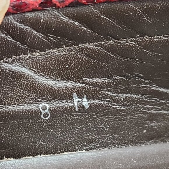 Stuart Weitzman Red Black Ombre Snakeskin Loafers - Picture 11 of 12